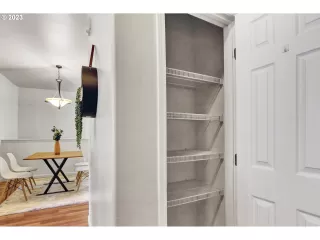 Photo #4: 23259210 Listing