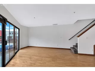 Photo #1: 23261135 Listing