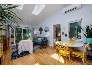 Photo #4: 23261549 Listing 