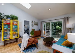 Photo #5: 23261549 Listing 