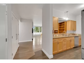 Photo #6: 23262528 Listing