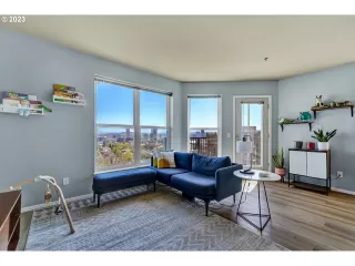 Photo #3: 23262687 Listing