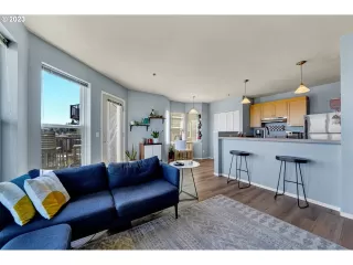 Photo #4: 23262687 Listing