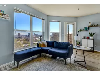 Photo #5: 23262687 Listing