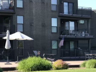 Photo #3: 23263518 Listing