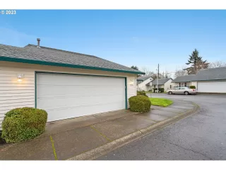 Photo #3: 23264460 Listing