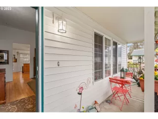 Photo #5: 23264460 Listing