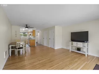 Photo #3: 23265005 Listing