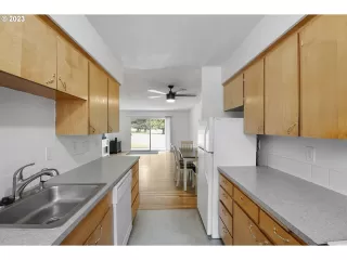 Photo #5: 23265005 Listing