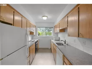 Photo #6: 23265005 Listing