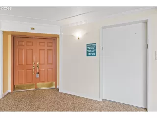 Photo #6: 23265075 Listing