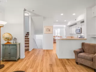 Photo #1: 232655731 Listing 