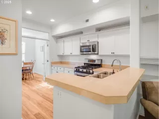 Photo #3: 232655731 Listing 