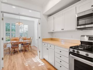 Photo #5: 232655731 Listing 