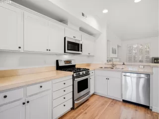 Photo #6: 232655731 Listing 