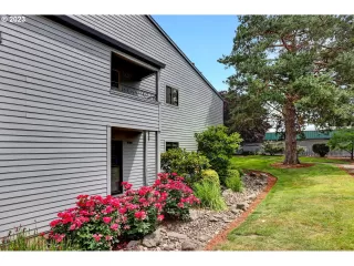 Photo #2: 23265695 Listing