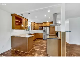 Photo #5: 23265695 Listing