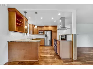 Photo #6: 23265695 Listing