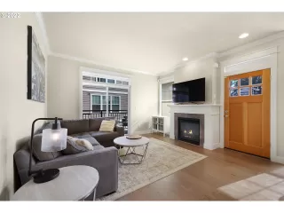 Photo #3: 23266766 Listing