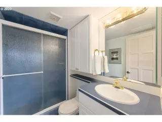 Photo #4: 23267091 Listing