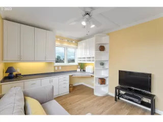 Photo #6: 23267091 Listing