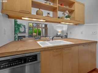 Photo #1: 23267514 Listing 