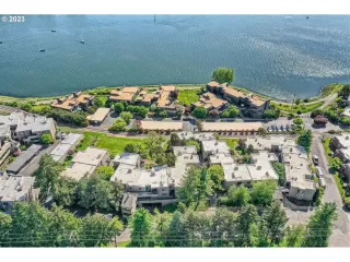 Photo #2: 23267869 Listing