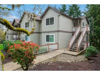 Photo #3: 23268000 Listing