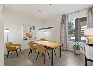 Photo #5: 23268015 Listing