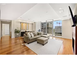 Photo #2: 23268362 Listing