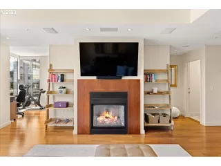 Photo #5: 23268362 Listing