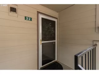 Photo #5: 23269974 Listing