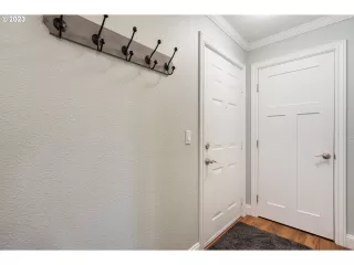 Photo #6: 23269974 Listing