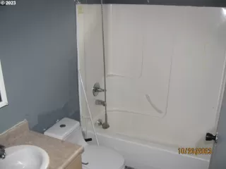 Photo #6: 23270815 Listing 