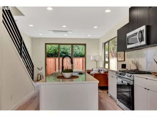 Photo #4: 23272280 Listing 