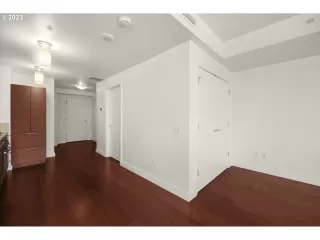 Photo #5: 23272970 Listing