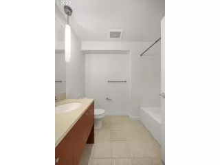 Photo #6: 23272970 Listing