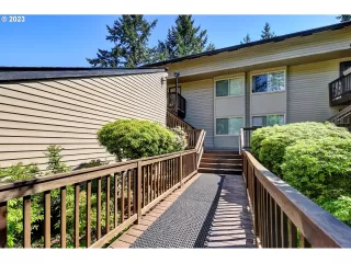 Photo #3: 23275367 Listing