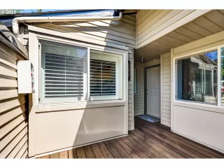 Photo #4: 23275367 Listing