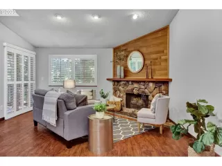 Photo #6: 23275367 Listing