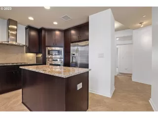 Photo #3: 23275970 Listing