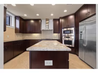 Photo #4: 23275970 Listing