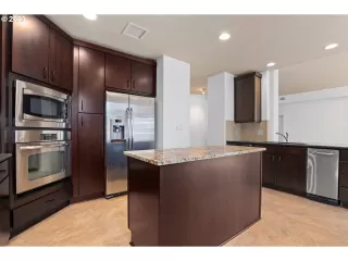 Photo #5: 23275970 Listing