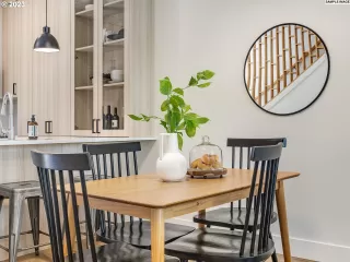 Photo #5: 23276449 Listing