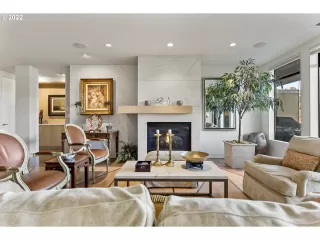 Photo #4: 23276505 Listing