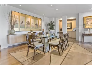 Photo #6: 23276505 Listing