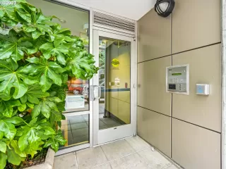 Photo #2: 23276538 Listing