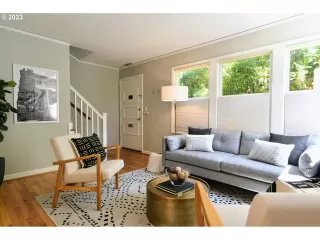 Photo #2: 23277358 Listing