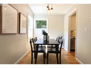 Photo #4: 23277358 Listing