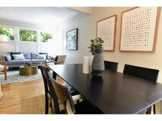 Photo #6: 23277358 Listing